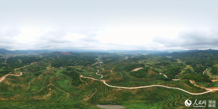 湖南邵阳:通村通组扶贫路 串起乡村致富路(4) 第4页