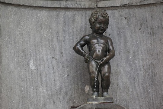 400年来第一次 比利时“撒尿小童”不再“尿”出饮用水 第1页