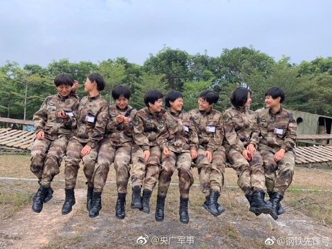 有一种欢乐,叫女兵吃西瓜!(3) 第3页