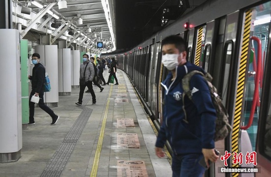 香港特区政府宣布关闭罗湖在内的4个口岸(2) 第2页