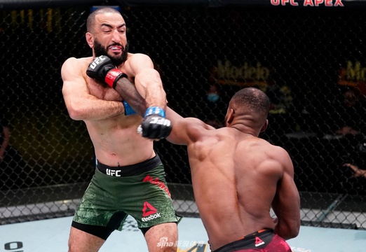 UFC格斗之夜:爱德华兹VS穆罕默德精彩集锦(6) 第6页