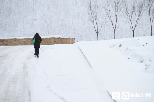 威海迎来牛年第一场雪(2) 第2页