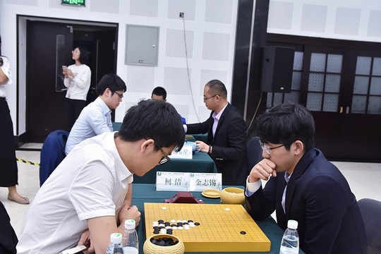 高清-天府杯世界围棋赛首轮开战 顶尖棋手齐聚一堂 第1页