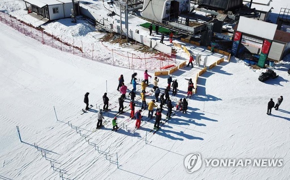 纵情驰骋! 韩国江原道多个滑雪场开门迎客【组图】(5) 第5页