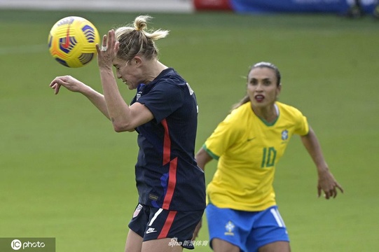 [女足四国邀请赛]美国女足2-0巴西女足 第1页