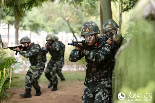 广西南宁:武警官兵开展强化训练 锤炼过硬本领(3) 第3页