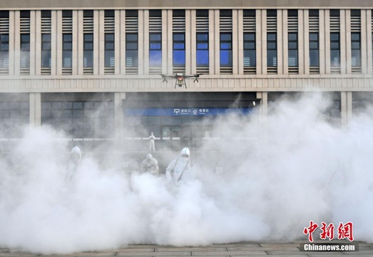 石家庄东站进行全面消杀迎春运 第1页