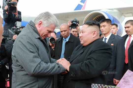 古巴领导人结束访朝 金正恩亲赴机场欢送 第1页