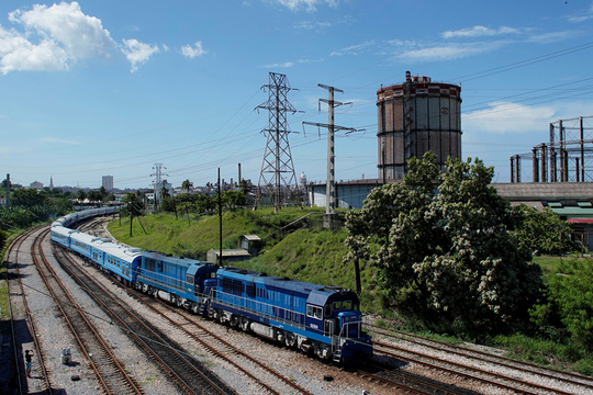 中国制造铁路客车在古巴投入运行 第1页