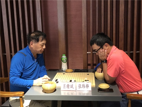 高清-高尔夫围棋第三轮 围棋比赛激烈进行中(9) 第9页