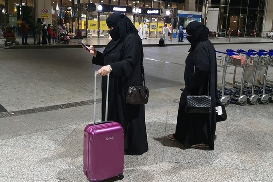 沙特女性松绑规定实行 成年女性可自由旅行(4) 第4页