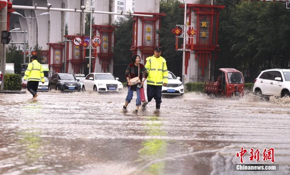 道路积水严重!青海西宁发布暴雨蓝色预警(2) 第2页