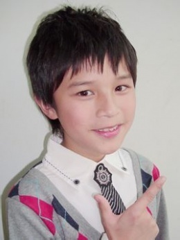 贯: 台湾 星 座: 狮子座 简 介: 傅显皓(1998年8月4日-),台湾知名童星