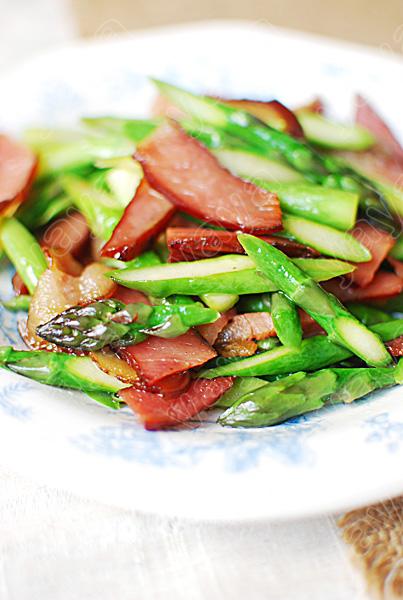 腊肉炒芦笋怎么做?