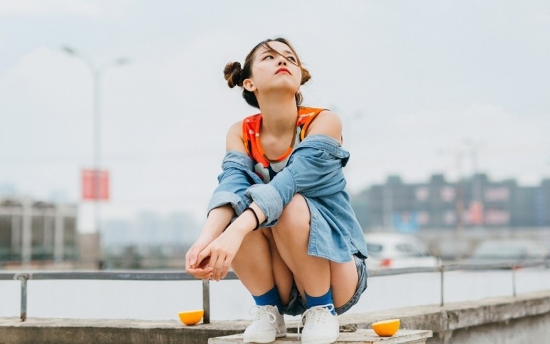 图片[4]-橙子少女清新靓丽街头写真-美了么