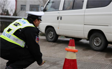 拖车费保险公司赔吗