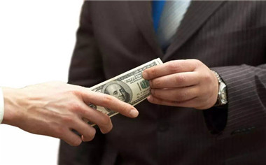 贪污与挪用公款罪的区别