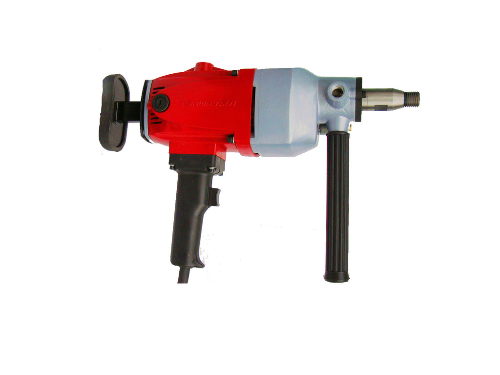 如何在瓷砖上正确打孔