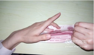 伏案式多指多张点钞法怎么点
