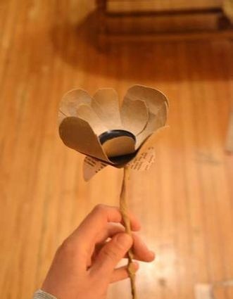 教你卫生纸芯去做花 这些经验不可多得