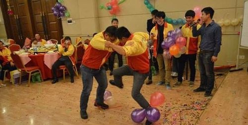 公司年会有哪些娱乐小游戏,大师来详解