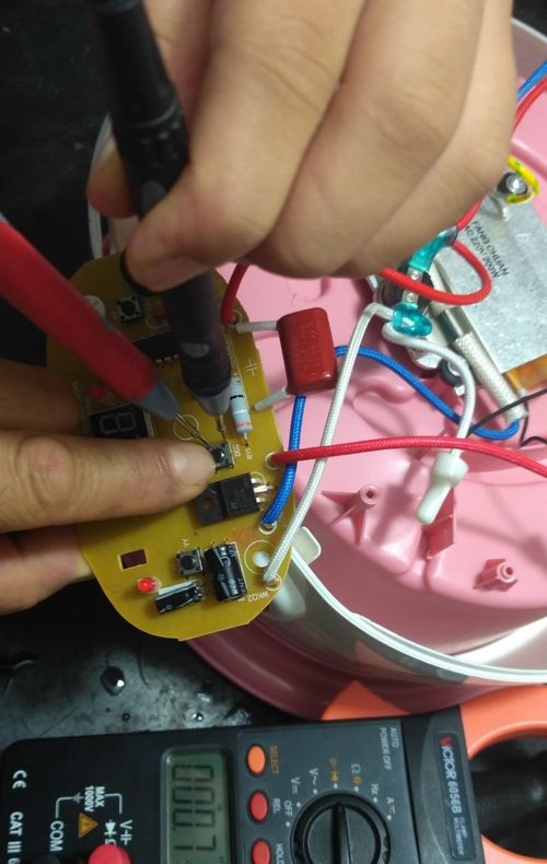 电炖锅不通电按键失灵故障维修小经验考点来了