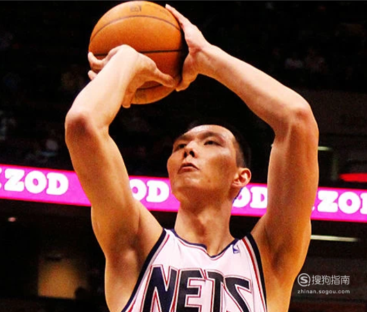 打篮球怎样稳住投篮的手型