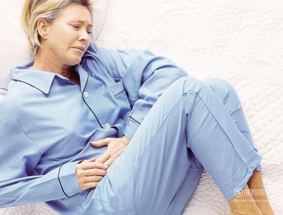 患上急性阑尾炎的人,在早期会发现自己的中上腹或者肚脐周围有疼痛的