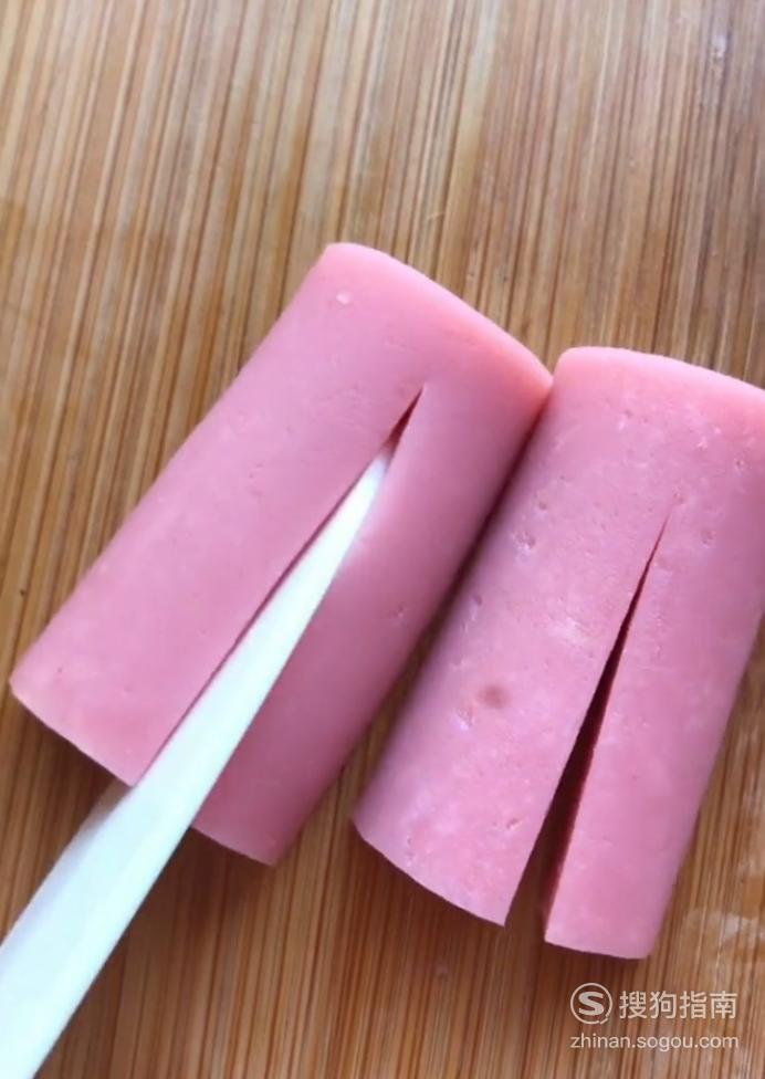 火腿肠怎么切花刀图解 每天涨姿势