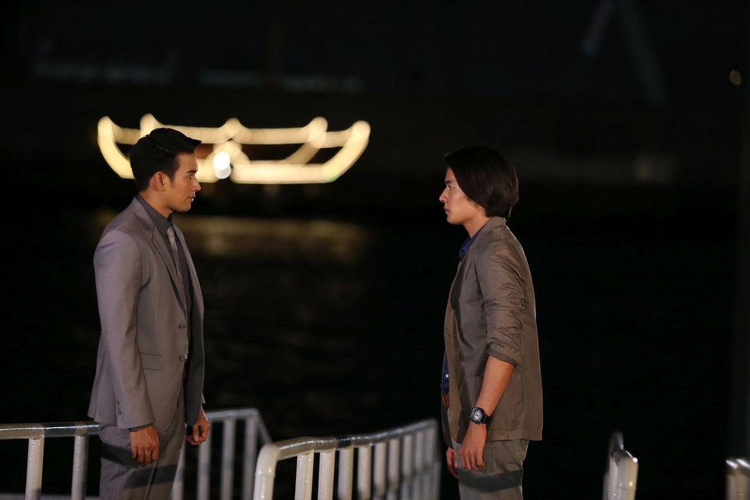 《月影下》全集-电视剧-在线观看