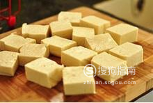 香煎豆腐鱼的做法 每日一食：简单好吃的『鱼香煎豆腐』。