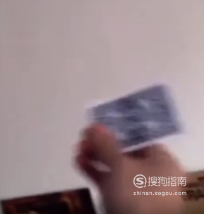 怎么玩扑克牌回旋 教你如何玩回旋扑克