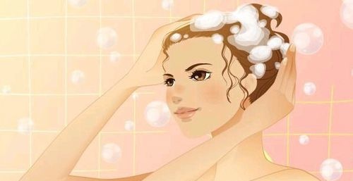 如何正确洗头发女生 女性怎样正确洗头发？