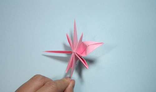 手工折纸花朵简单好看步骤图解 简单的手工折纸花花朵折纸步骤图解