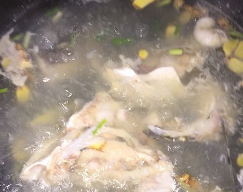 怎样做鱼头汤好喝 好喝清爽简单的鱼头汤怎么做