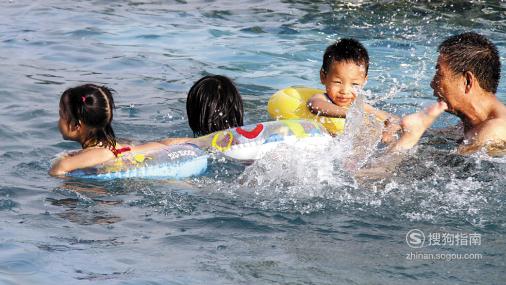 游泳对儿童的好处有哪些 儿童游泳对儿童有什么好处