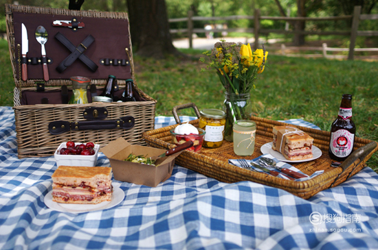 野餐必备食物简单易做 如何准备一些精致的野餐食物？