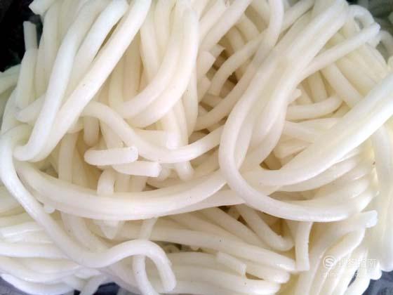 大锅米线怎么做好吃 大锅米线怎么做优质
