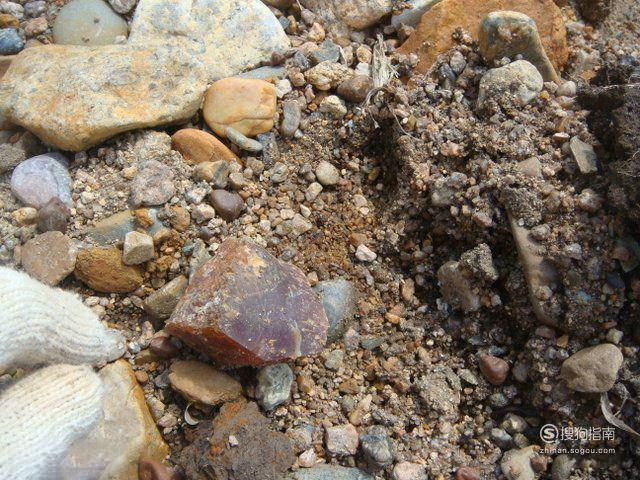 捡玛瑙原石的鉴别方法 野外捡玛瑙原石的经验　玛瑙原石鉴定
