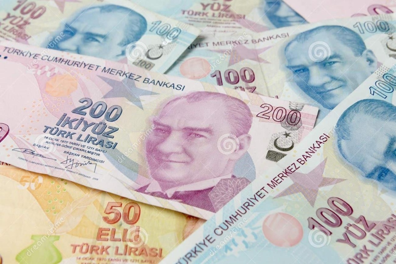 100土耳其里拉钞票 库存照片. 图片 包括有 付款, 里拉, 货币, 飞行, 现金, 商务, 横幅提供资金的 - 133335618